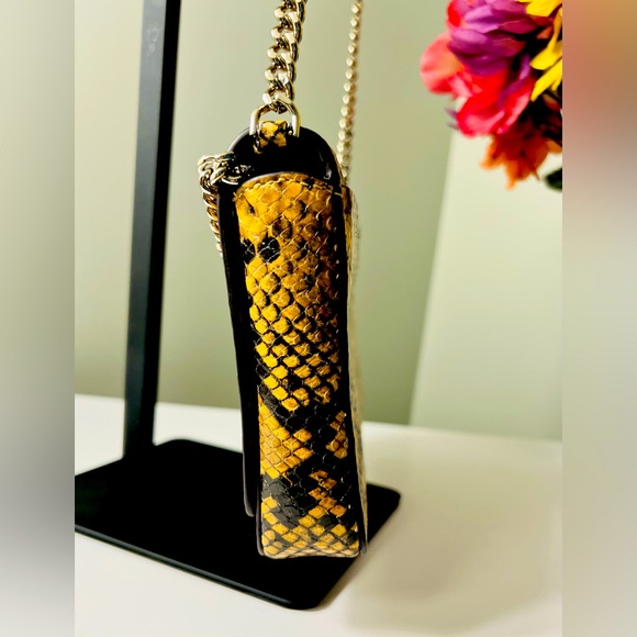 ♠️ Kate Spade ♠️ Snake Embossed Small Turn Lock Crossbody Bag with Chain Strap - Picture 6 of 13
